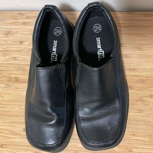 Boys black Smartfit dress shoe
kids shoes size 11.5